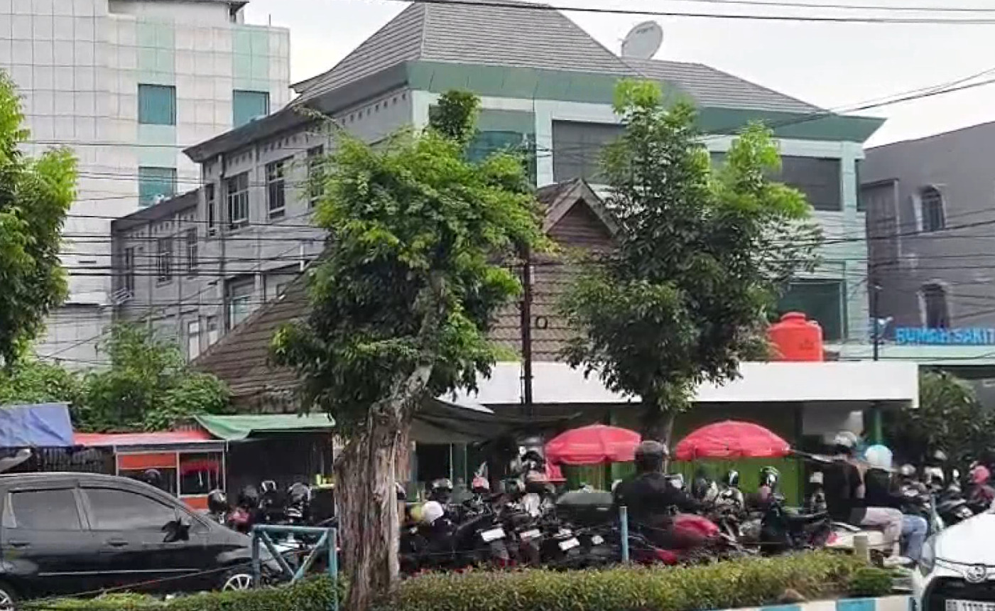 Nongkrong Bareng Istri, Warga Bentiring Dikejar Pakai Sajam dan Ditusuk 