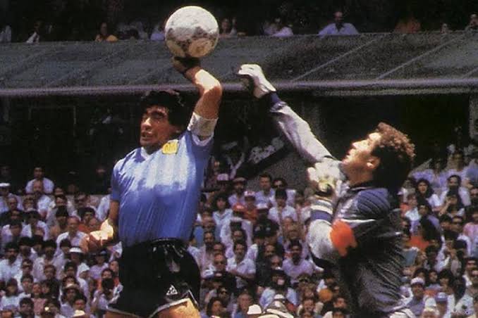 Selain 'Tangan Tuhan' Maradona, Ini 5 Momen Kontroversial Sepanjang Sejarah Piala Dunia