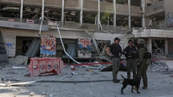 Rudal Iran Kembali Mendarat di Israel, Amerika Serikat Takut Ikut Campur, Israel Bakal Ditinggal?