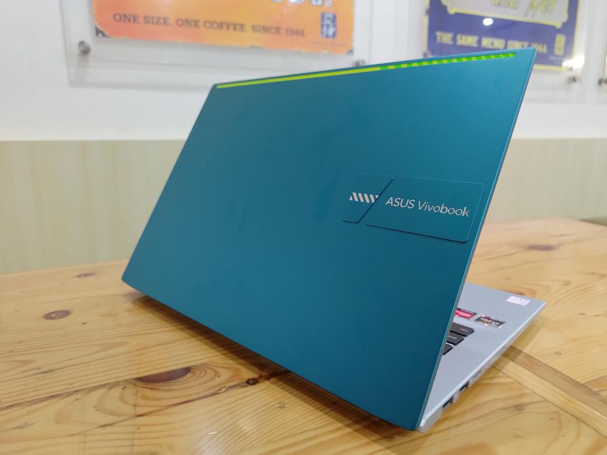 Asus Vivobook Pro 14 OLED M3400, Laptop Bertenaga yang Ringan dan Tipis   