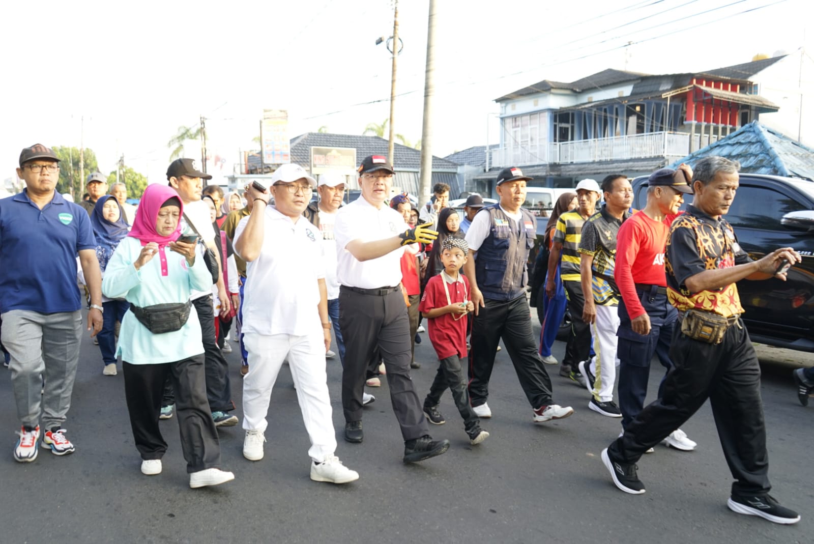 Ribuan Masyarakat Bengkulu Padati Jalan Santai Pilkada Damai HUT Harian Rakyat Bengkulu   