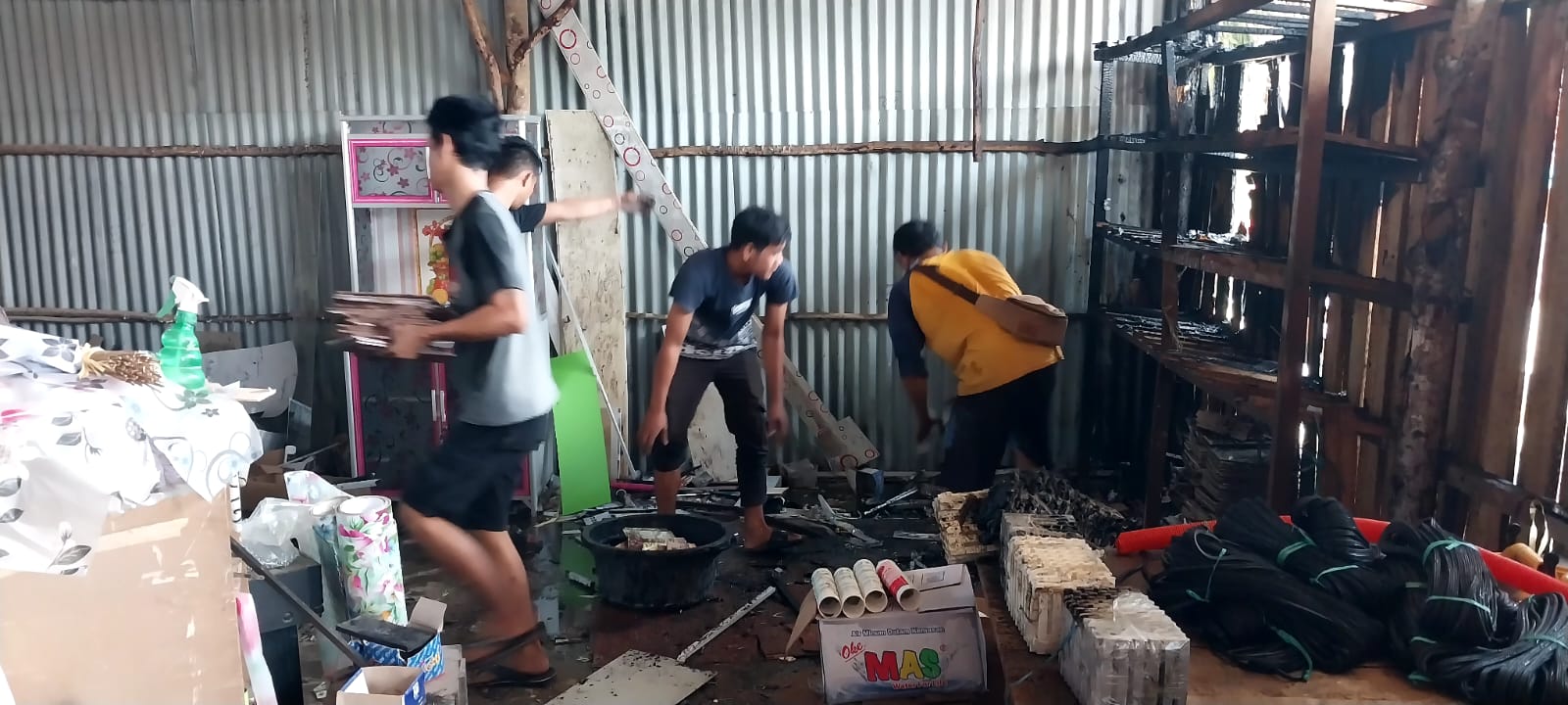 Ditinggal Bakar Sampah, Usaha Mebel di Pagar Dewa Nyaris Ludes