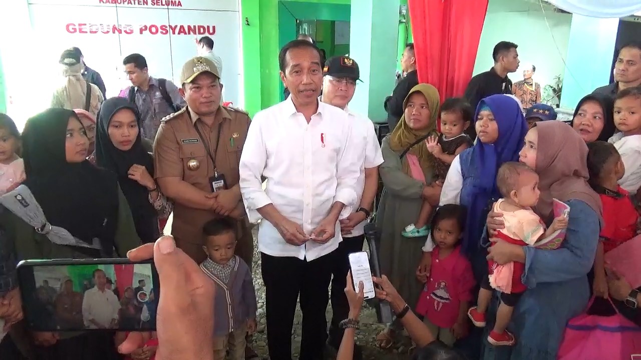 Akhiri Kunjungan ke Bengkulu, Presiden Jokowi Datangi Posyandu Sarimulyo