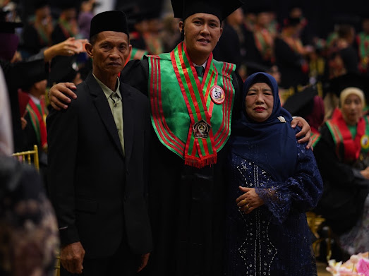 Putra Terbaik Bengkulu Selatan Ahmadianto Saputro Raih Gelar Doktor Termuda Se-Indonesia 