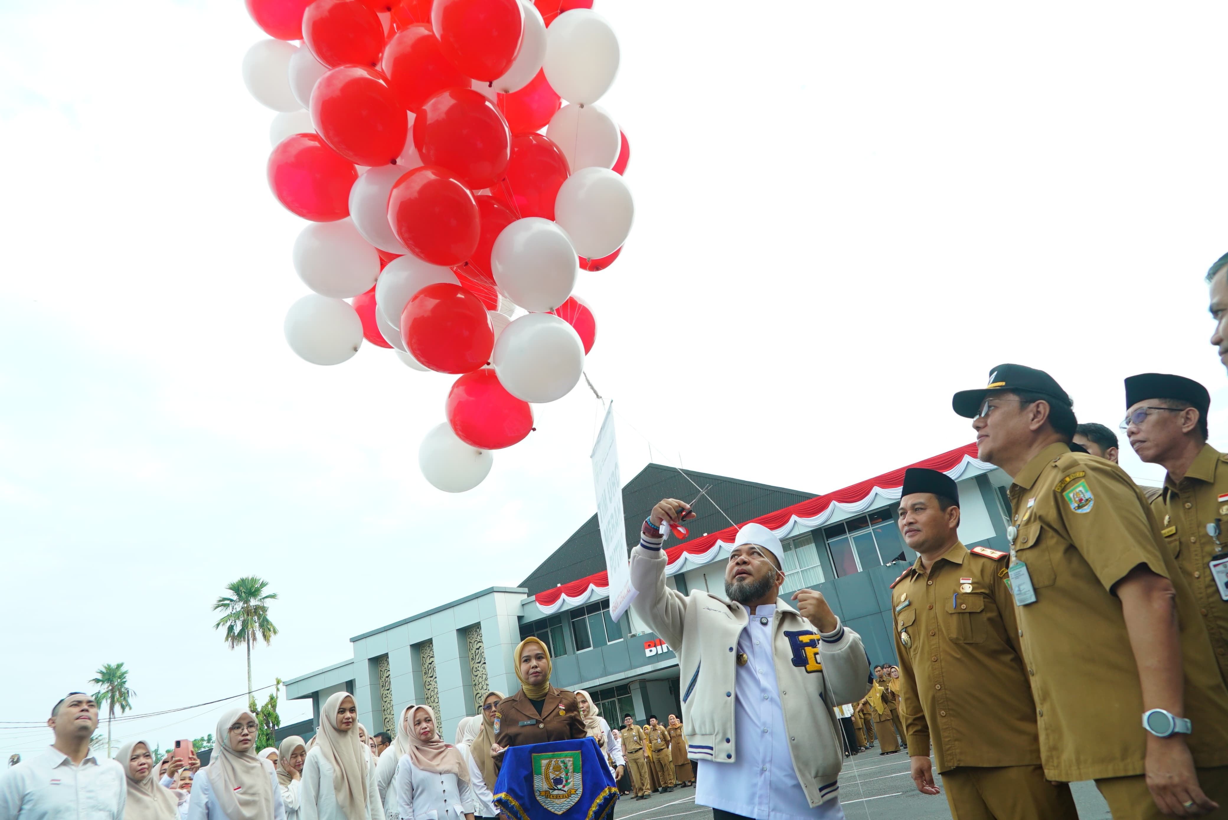 Jawab Kebutuhan Masyarakat, Gubernur Helmi Hasan Launchingkan Tim URC JKN-KIS 