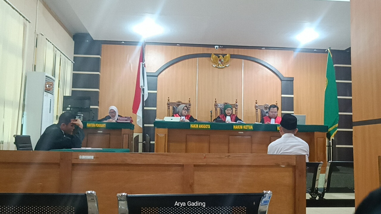 Hakim Pengadilan Negeri Tais Jatuhkan Vonis 2 Tahun 2 Bulan Penjara untuk Oknum LSM