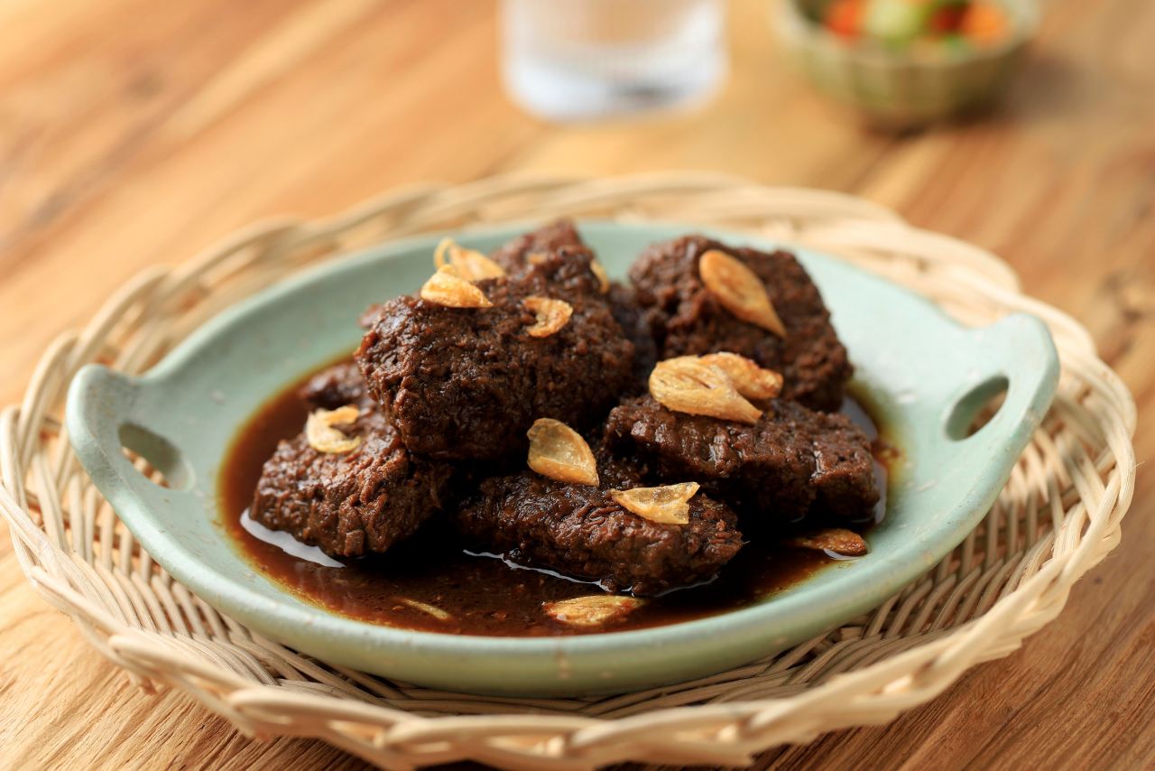 Semur, Masakan Zaman Penjajah yang Berasal dari Belanda, Ini 7 Makanan Masa Kemerdekaan yang Masih Populer 