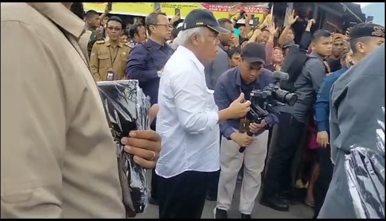 Kameramen Mahal dalam Rombongan Presiden Jokowi ke Kepahiang