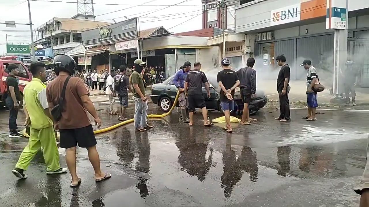 Mobil Sedan Terbakar di Ketahun Bengkulu Utara, Begini Nasib Sopir dan Penyebabnya