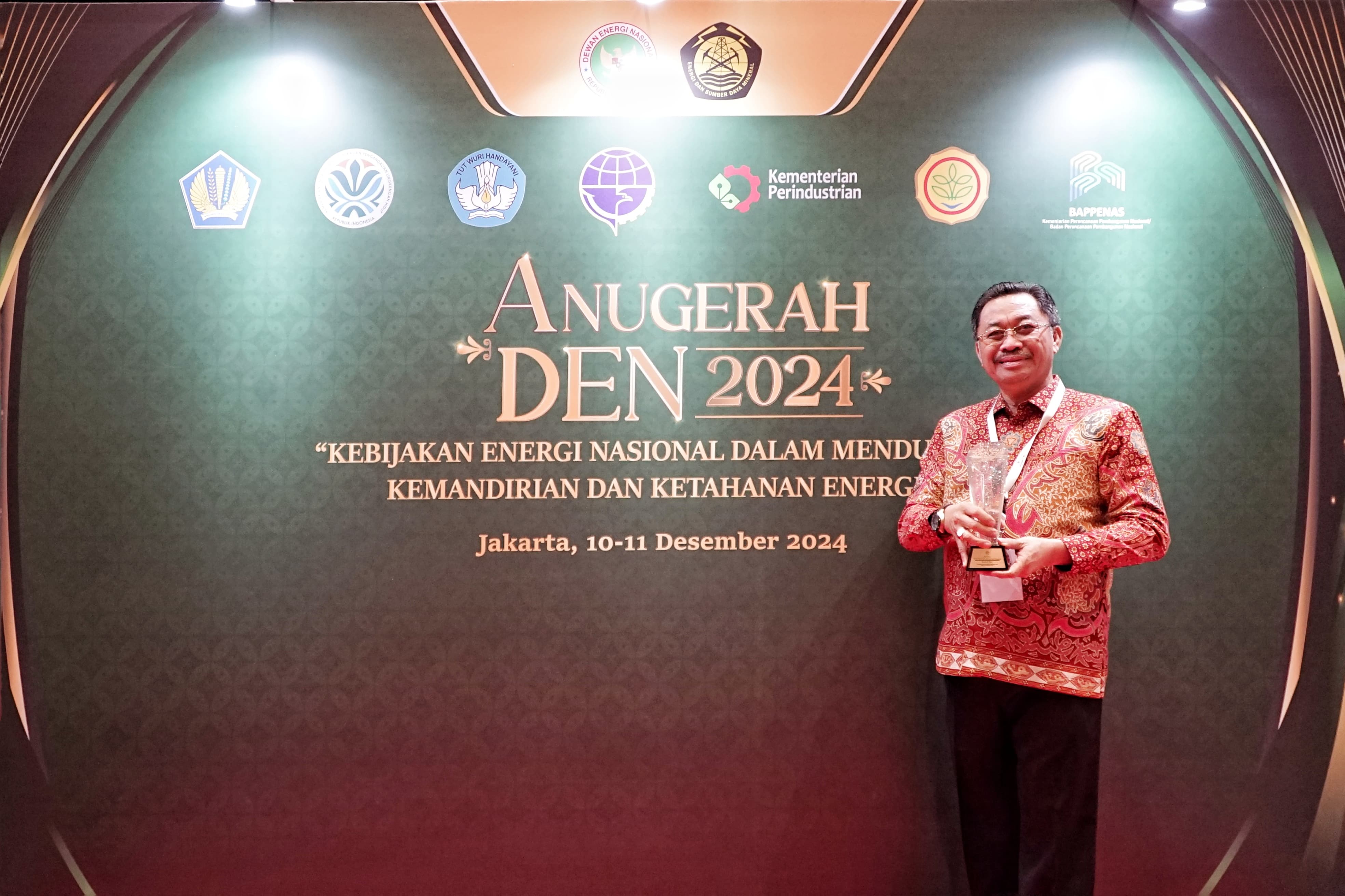 Bengkulu Juara Pertama di Ajang Anugerah DEN 2024 Kategori Energi Terbarukan