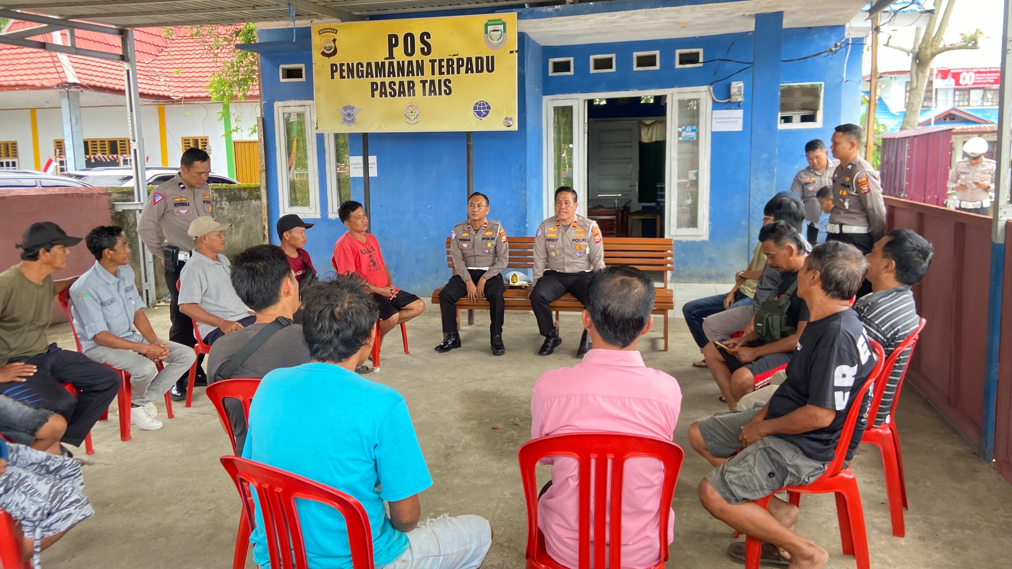 Satlantas Polres Seluma Ajak Komunitas Ojek Ngopi Bareng