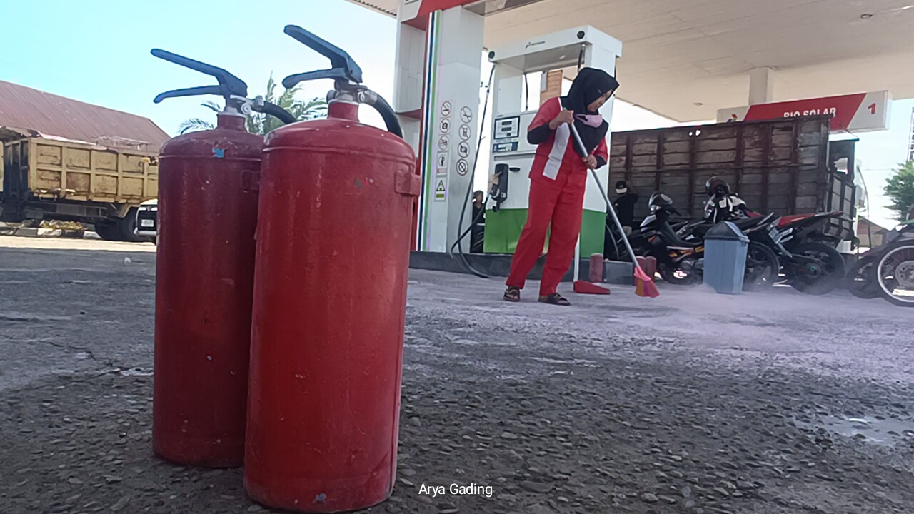  Serba-serbi Antrean BBM di SPBU Tais Diwarnai Perkelahian dan Kebakaran Mobil