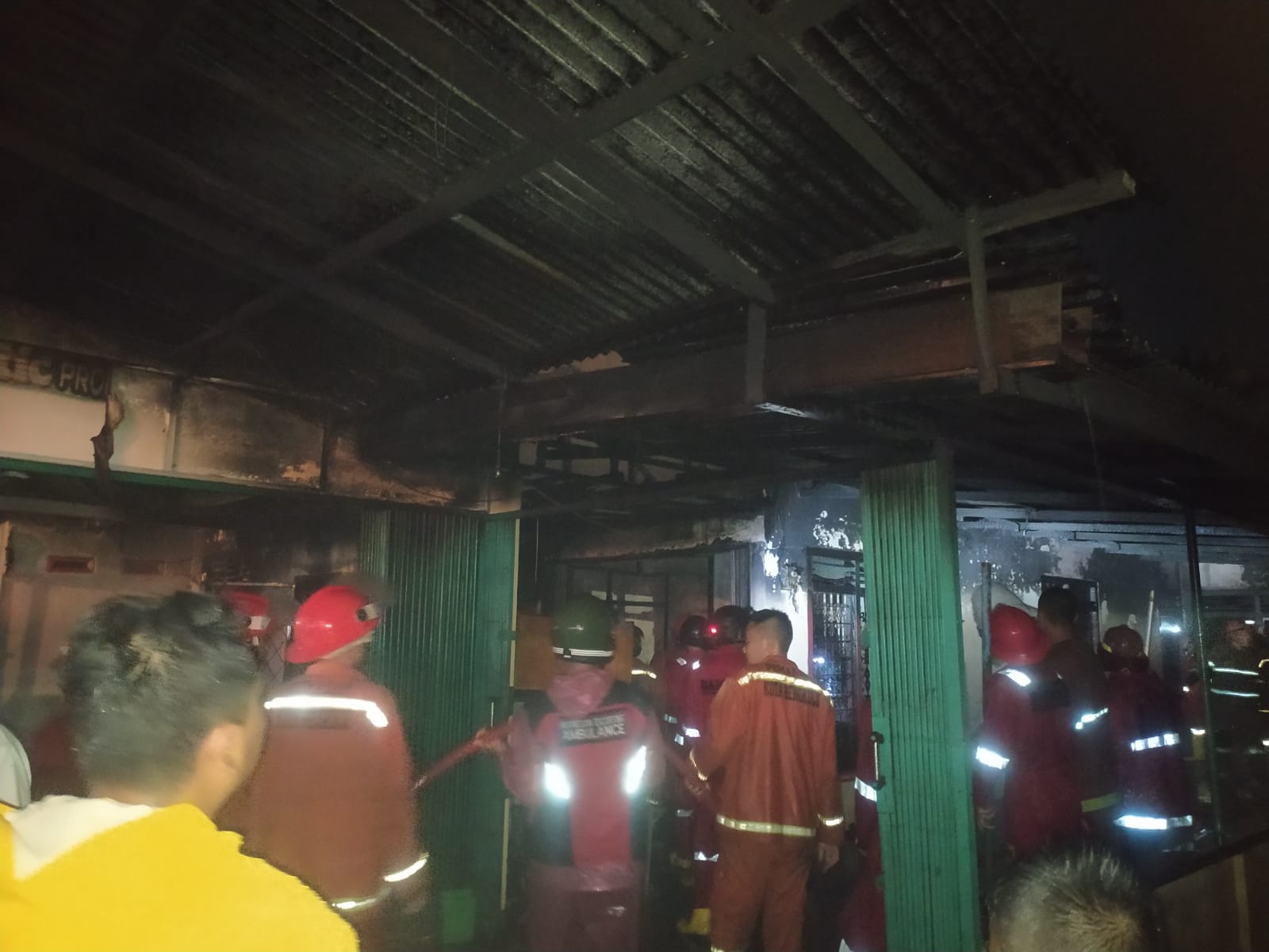 Rumah Sekaligus Toko di Panorama Ludes Terbakar