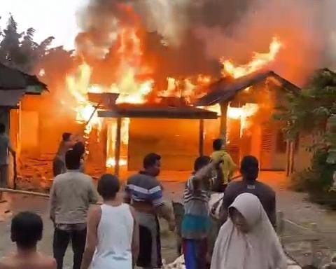 Jelang Magrib, Rumah Warga di Lubuk Jale Bengkulu Utara Hangus Terbakar