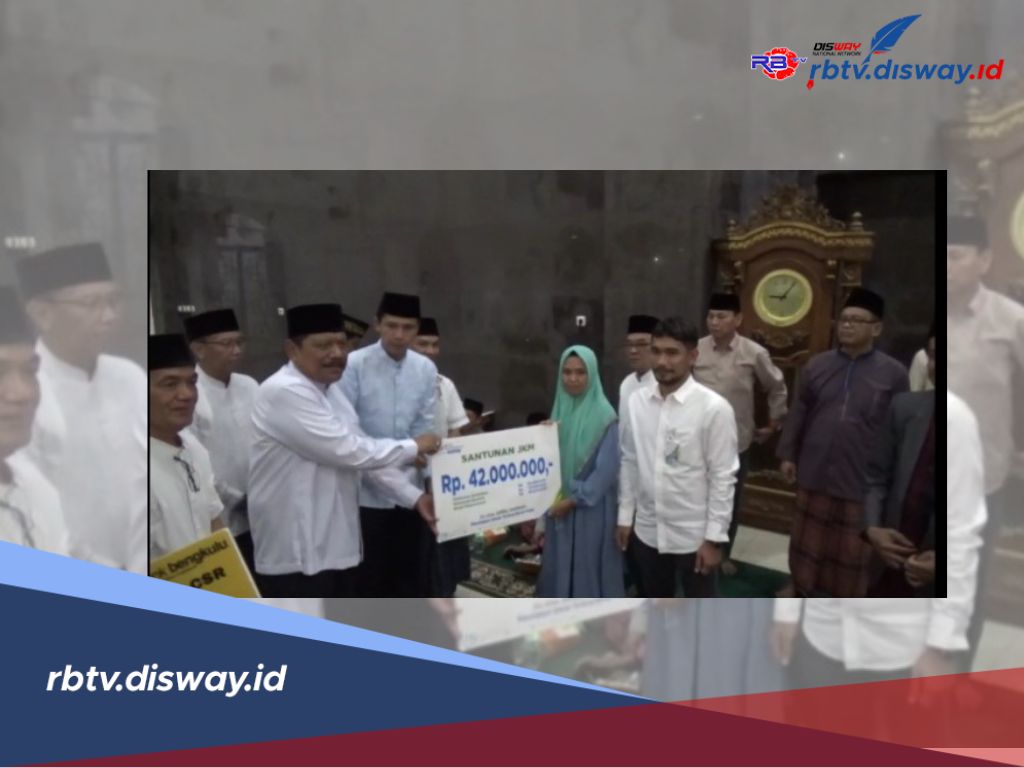 Safari Ramadhan, Wagub Mian Serahkan Bantuan 1 Ambulance ke Bupati Kaur