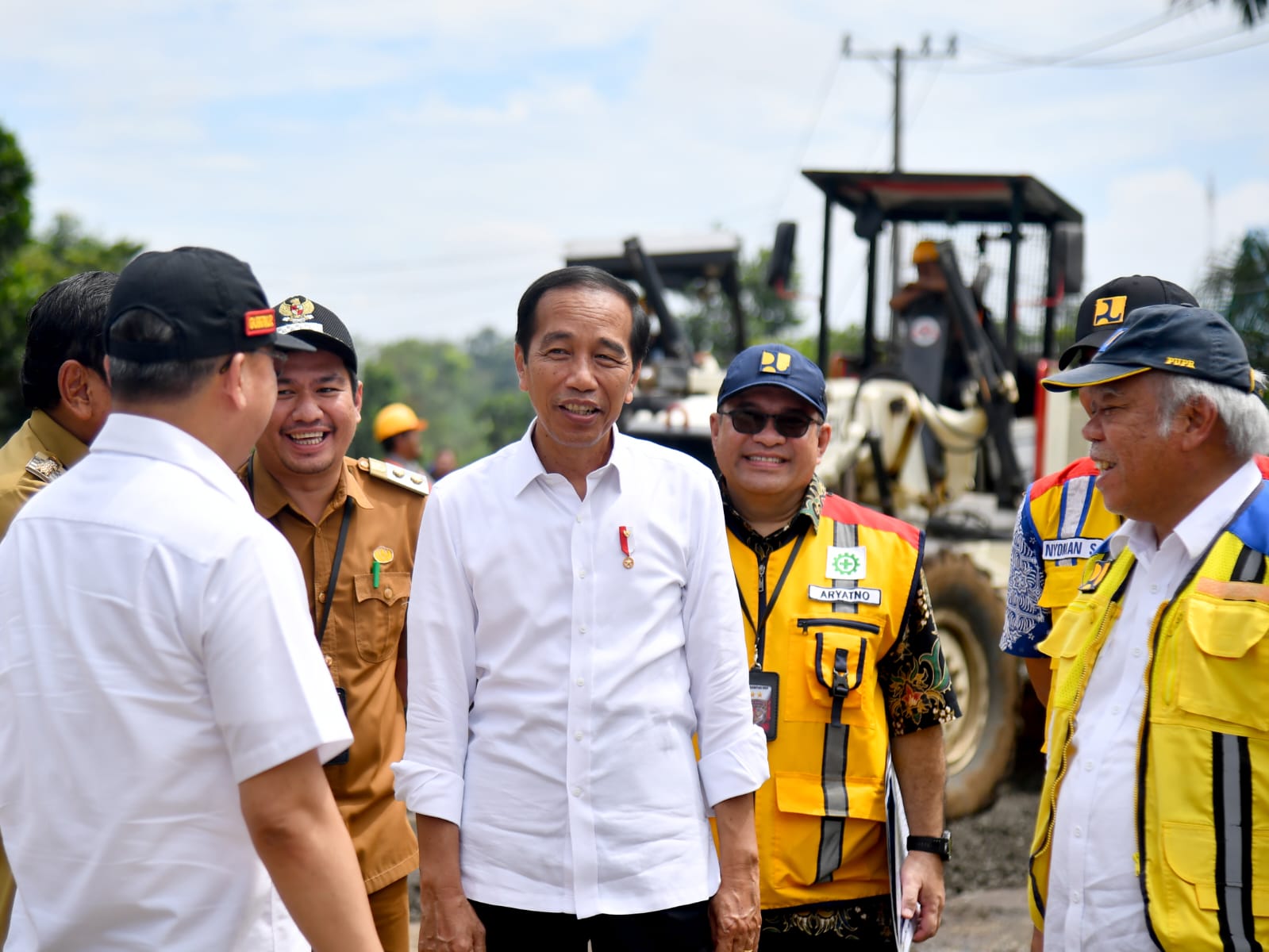 Diambil Alih Pemerintah Pusat, Presiden Tinjau Langsung Perbaikan Jalan Provinsi di Bengkulu Utara 