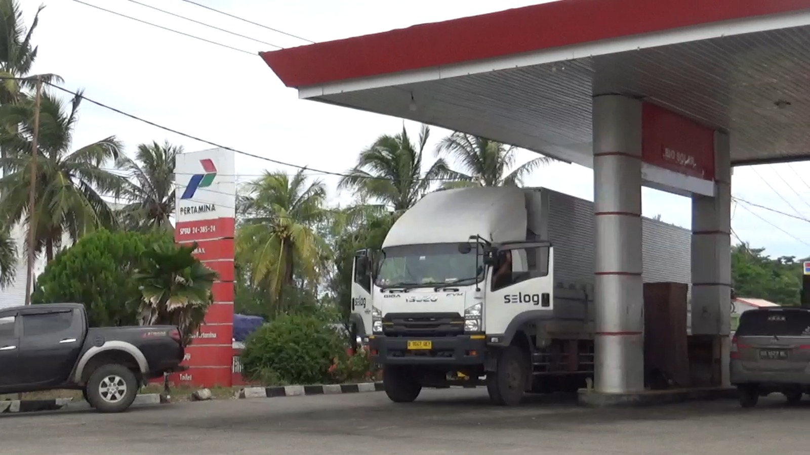 Beli BBM di SPBU Ini Antrean Tidak Terlalu Sesak, Pengiriman Lancar