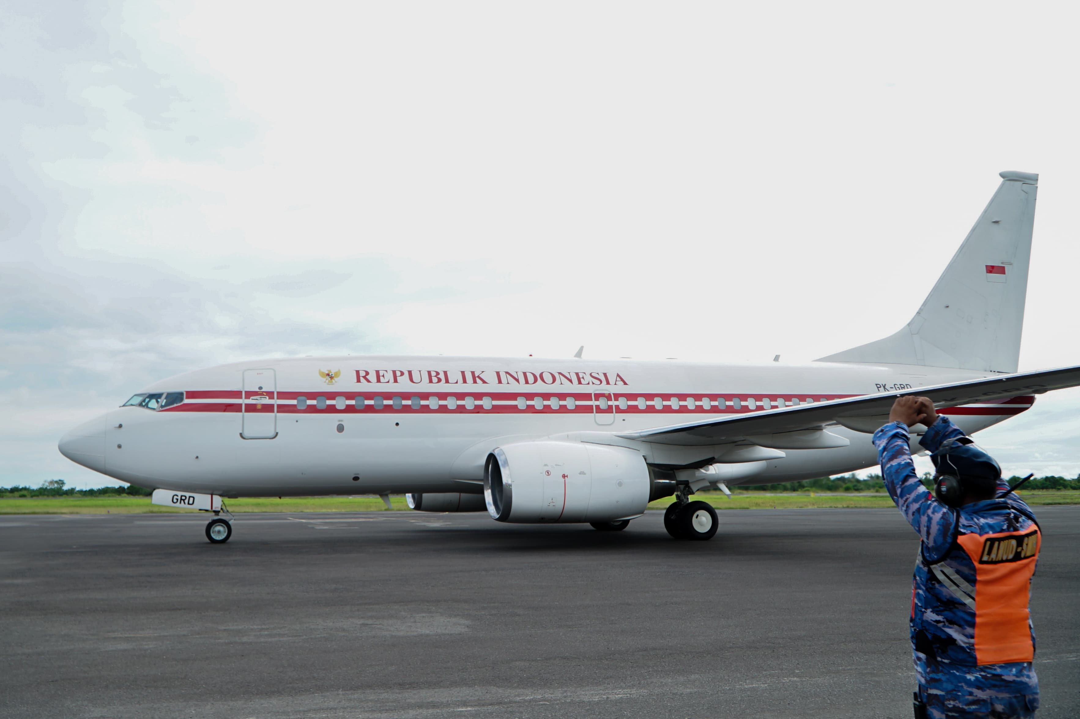 Pesawat Kepresidenan Mendarat di Bengkulu, tapi Tidak Ada yang Keluar dari Pesawat   