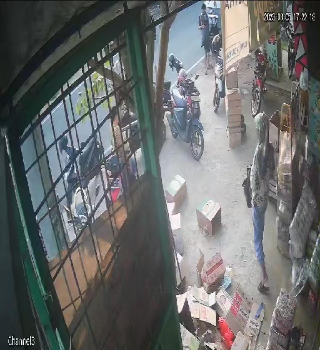 Terekam CCTV Curi Kotak Amal, Ibu Satu Anak Diamankan