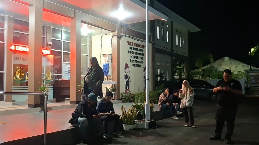 Ketua dan 4 Komisioner KPU BS Kembali Diperiksa Kejari