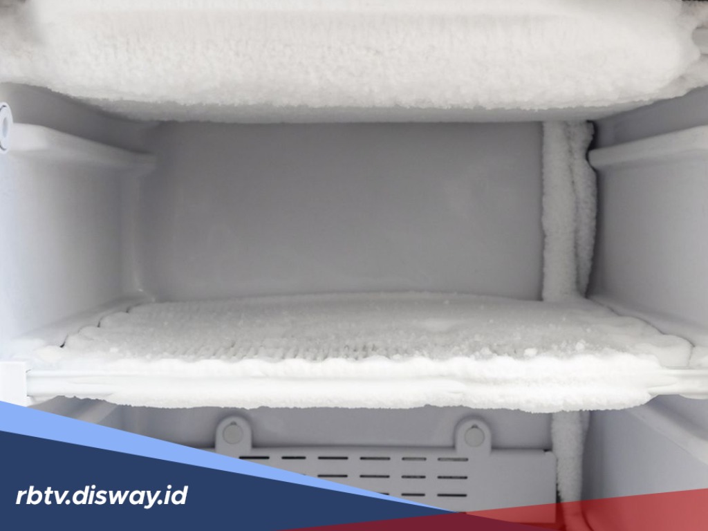 5 Penyebab dan Cara Mengatasi Penumpukkan Bunga Es di Kulkas