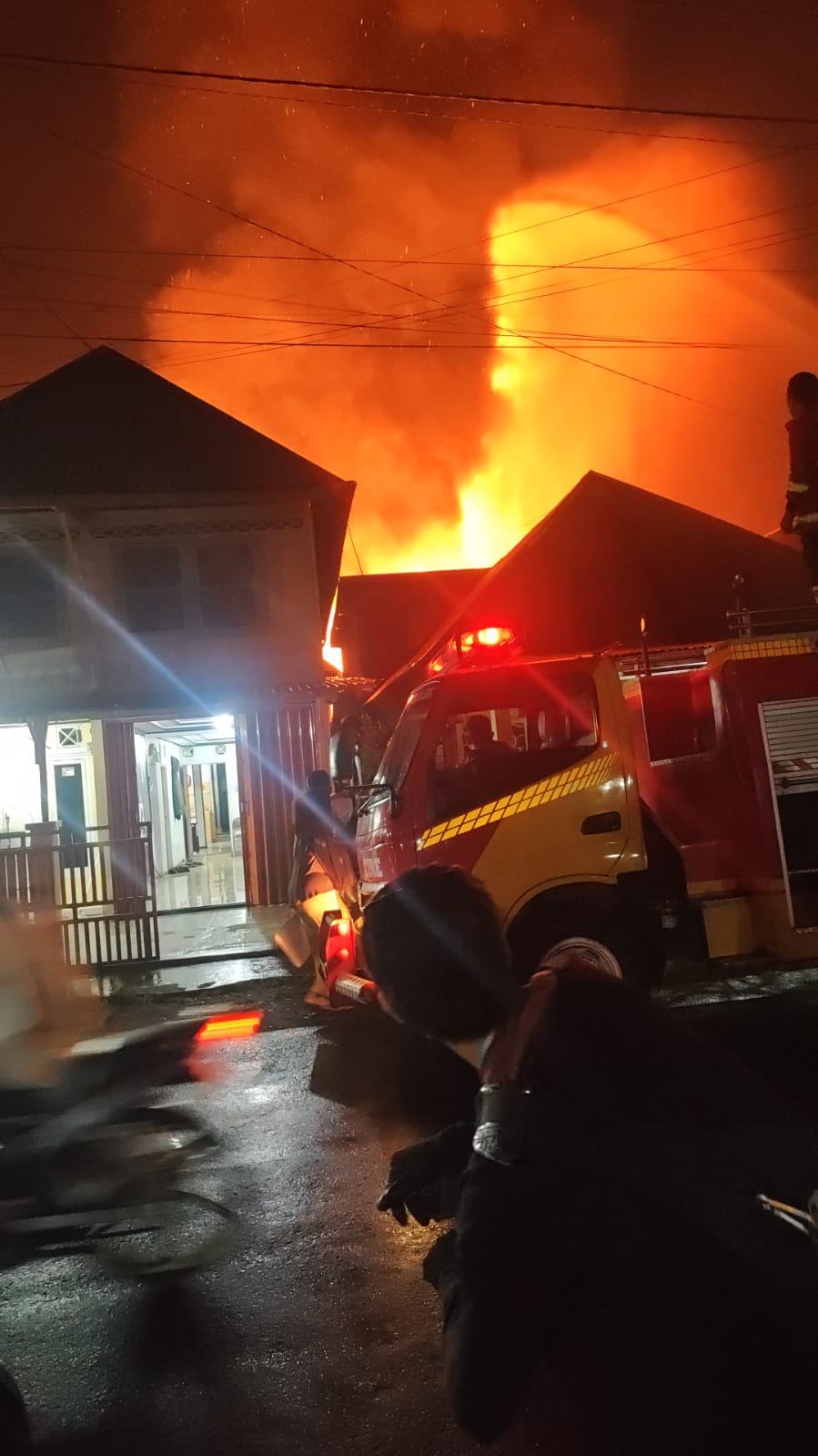 Rejang Lebong Membara, 4 Unit Rumah di Talang Benih Terbakar