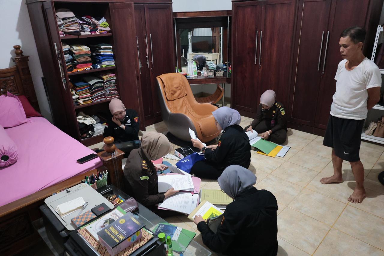 Kejati Bengkulu Geledah Rumah Pengacara dan Pejabat BPN Bengkulu Tengah Tersangka Korupsi Pembebasan Lahan Tol