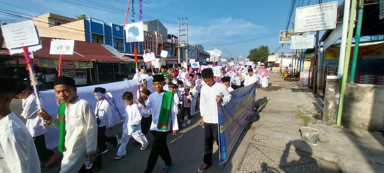 Semarakan Ramadhan 1444 H, Santri Pesantren Quran As Syakur Pawai Berjalan Kaki