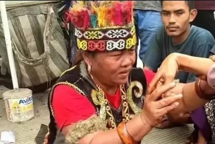 Ida Dayak Praktik di Lubuk Linggau, Ini Syaratnya kalau Mau Berobat