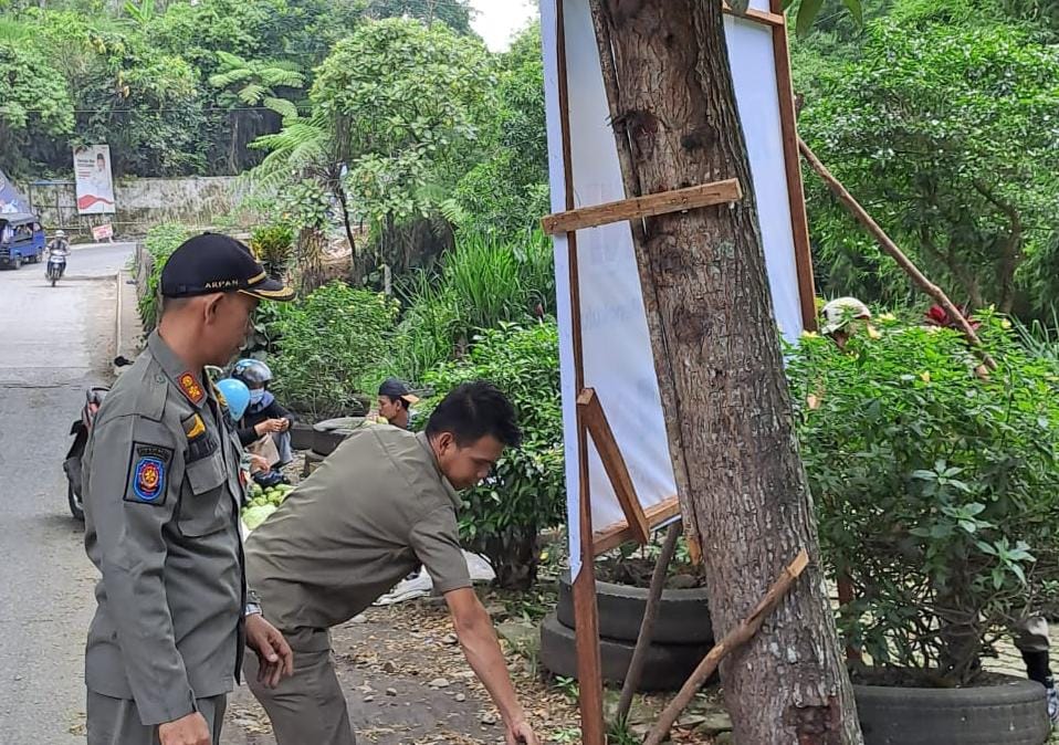 Ratusan Poster Cakada 2024 di Kepahiang, Dicopot dan Disita Satpol PP 