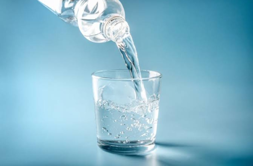 Selain pH Tinggi, Ini Kriteria Air Minum yang Sehat dan Layak Konsumsi