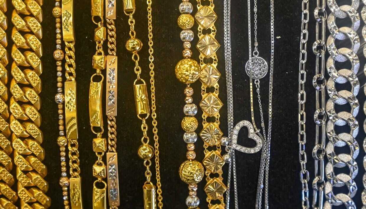 Harga Emas Perhiasan Hari Ini, Emas 24 Karat Nyaris Rp 2,7 Juta per Gram 