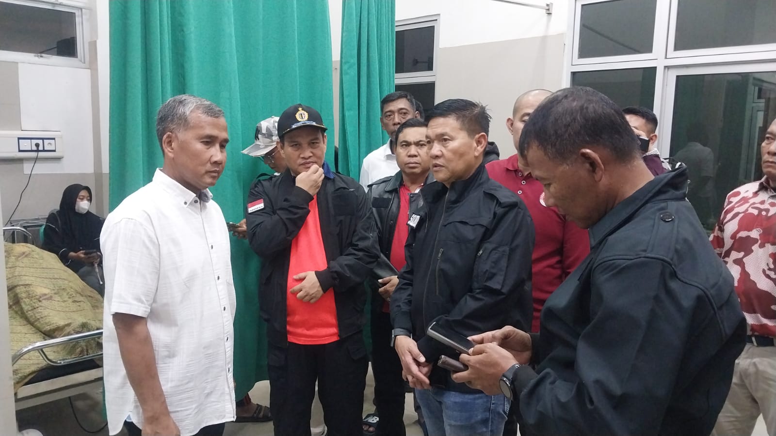 Kapolda Bengkulu Pantau Kondisi Korban Kapal Tenggelam di Rumah Sakit