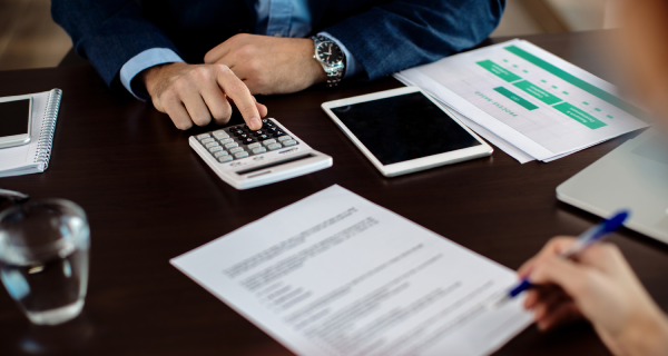 Apakah Boleh DC Tagih Utang ke Tempat Kerja? Ini Aturan yang Berlaku