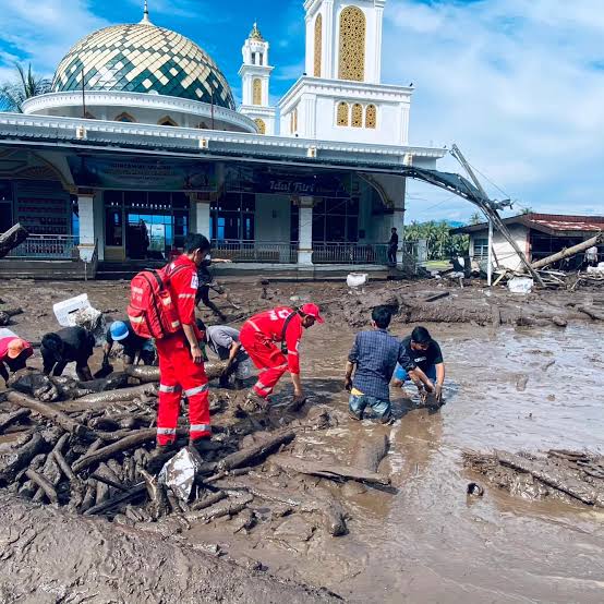Sumbar Berduka, 37 Orang Meninggal Dunia Akibat Banjir Bandang dan Lahar