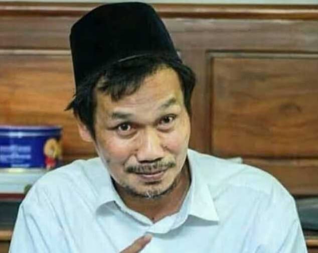 Suami-Istri Bersentuhan Kulit, Wudhu Menjadi Batal, Begini Penjelasan Gus Baha