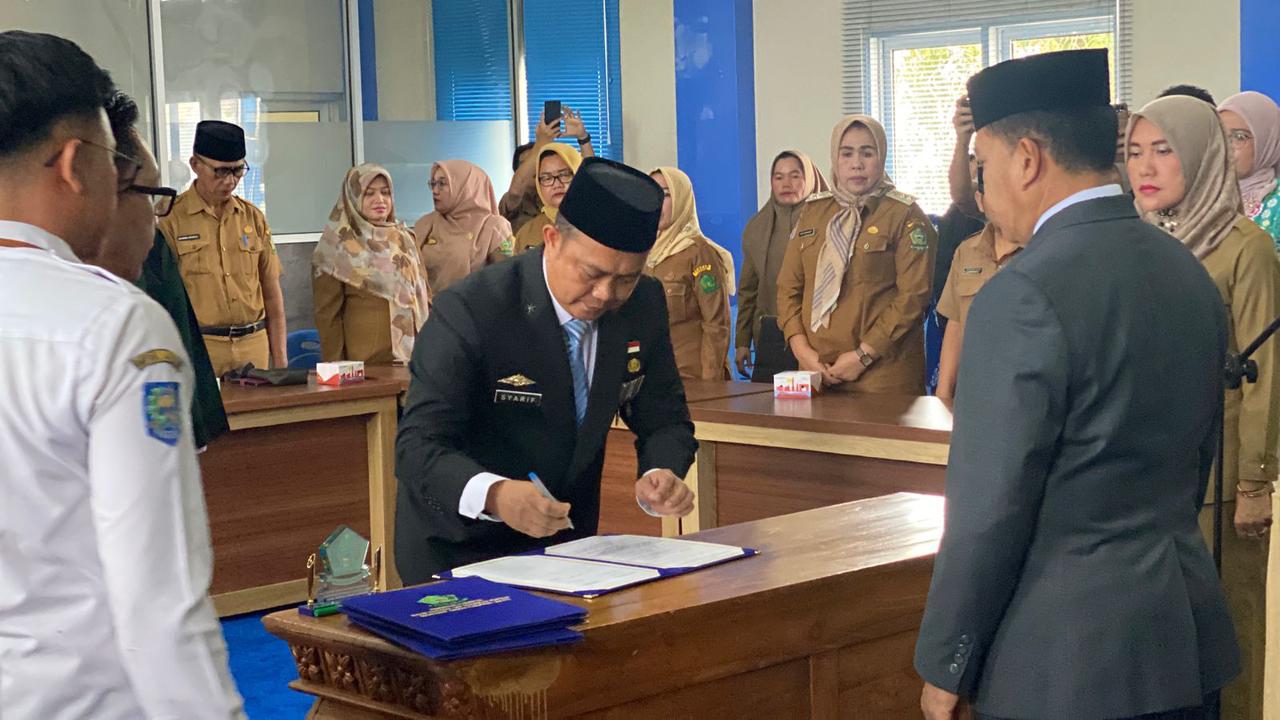 Pelantikan Penjabat Sekda Lebong: Bupati Minta Syarifudin Gerak Cepat Jalankan Roda Birokrasi