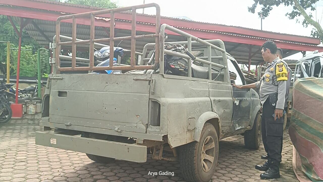 Diduga Ngebut, 2 Sepeda Motor di Seluma Kompak Hantam Isuzu Panther