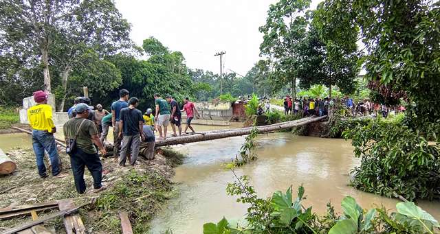 Dana Desa di Kabupaten Sekadau Tahun 2024, Warga Bisa Perbaiki Jembatan yang Rusak 