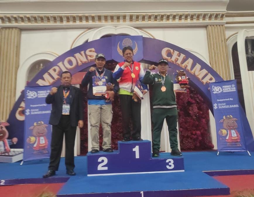 Guru SMPN 1 Kota Bengkulu Raih Medali Emas Pornas Korpri