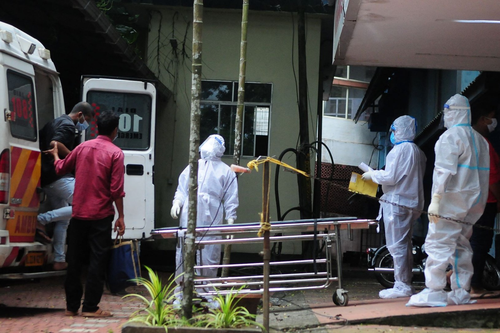 Jangan Abaikan Virus Nipah, India Sudah Lockdown dan Warganya Kembali Pakai Masker