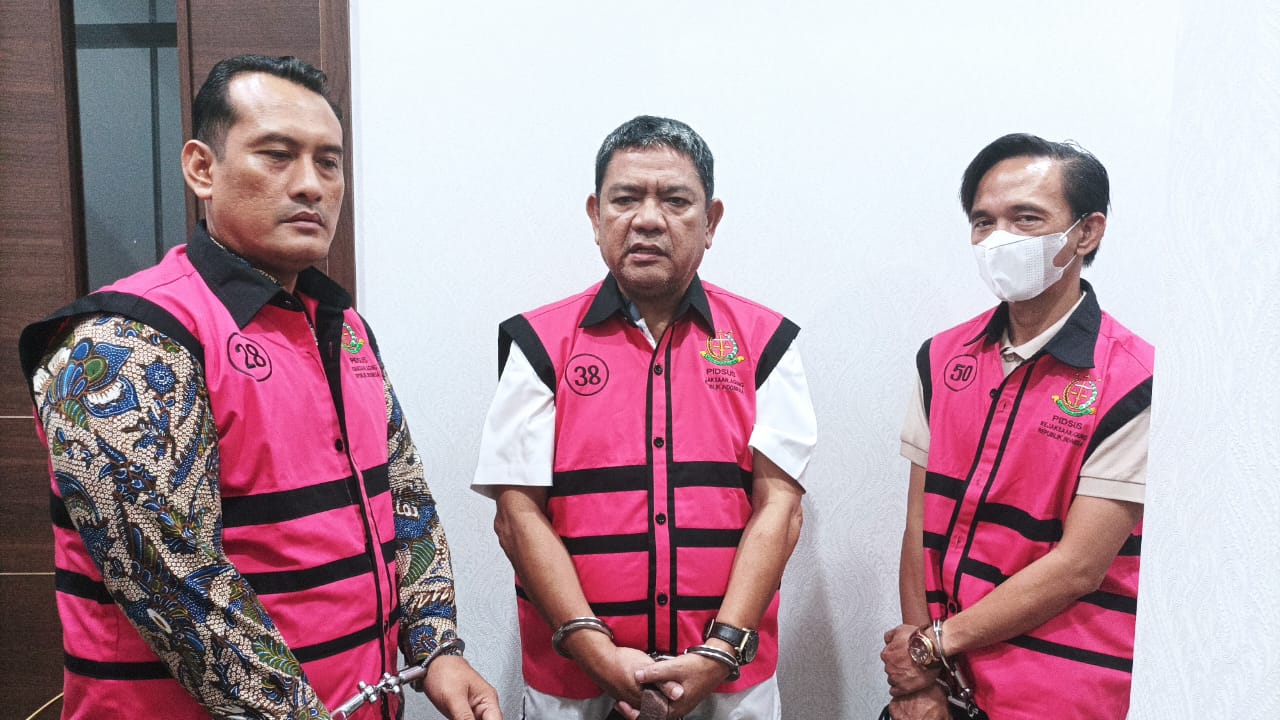 Tim Tabur Kejati Bengkulu dan Kejagung Tangkap 3 Tersangka Perintangan Pengusutan Dugaan Korupsi Dana BOK