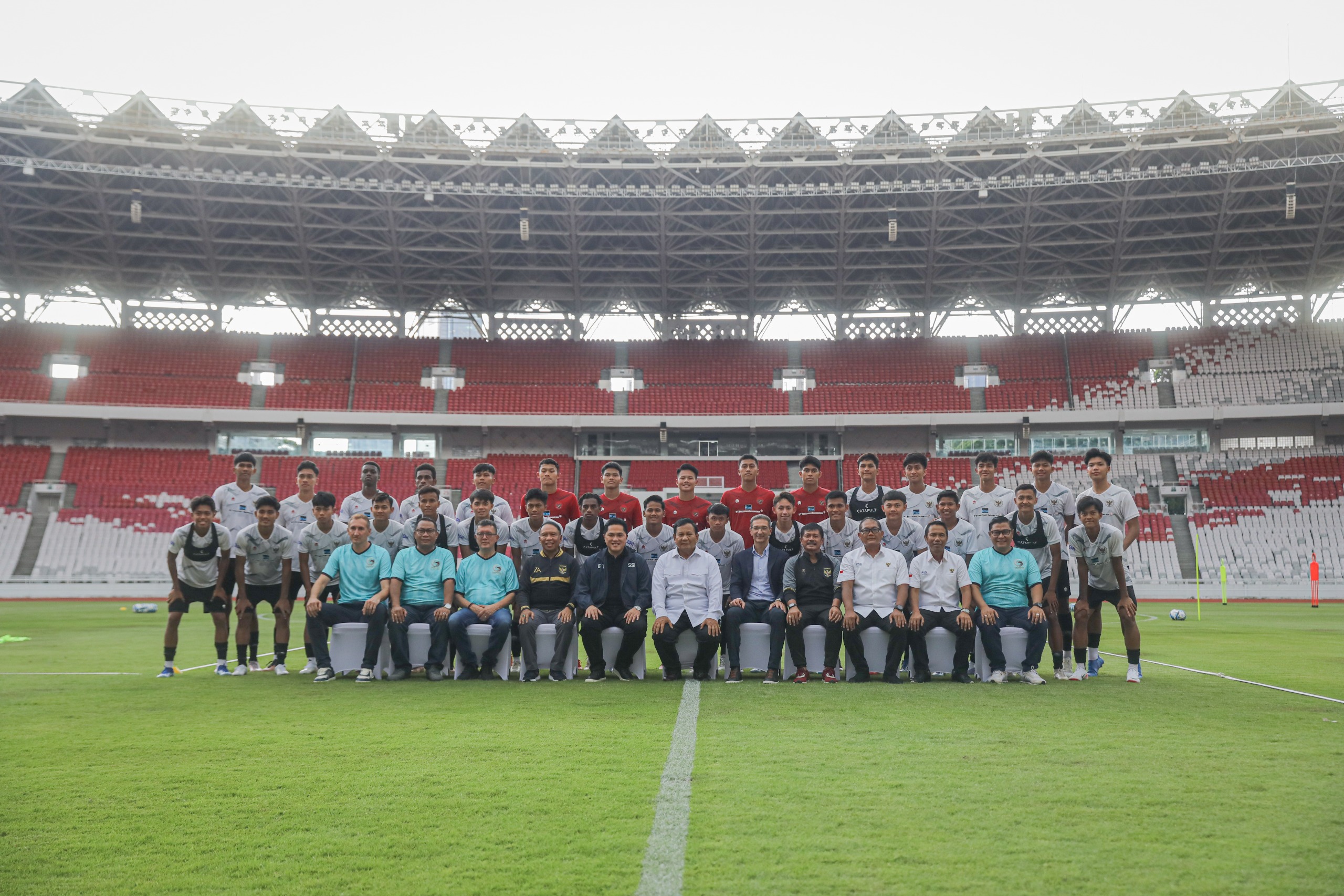 Komitmen Memajukan Sepak Bola Indonesia, Akademi Bola Prabowo Kolaborasi dengan Aspire Academy