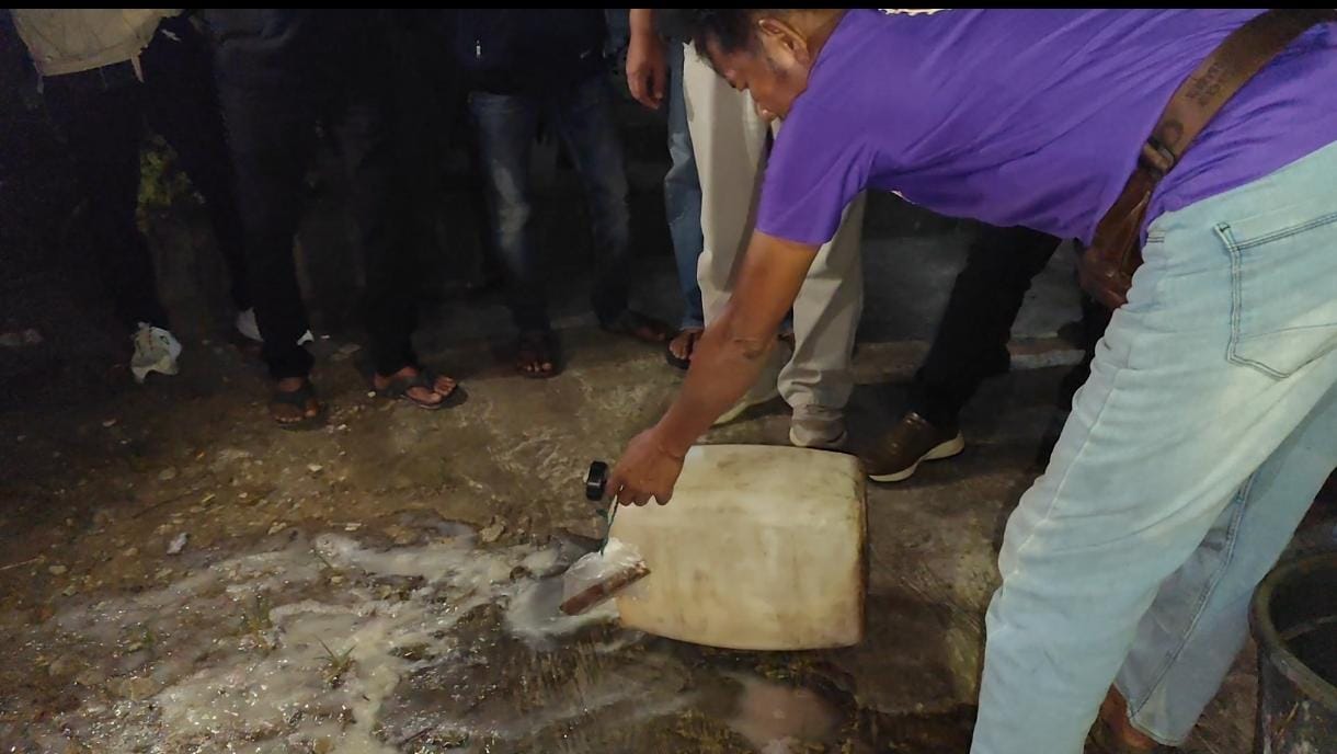 Patroli Jam Malam Ramadan, Kasatpol PP dan 2 Camat Temukan Kedai Bakso Jual Miras