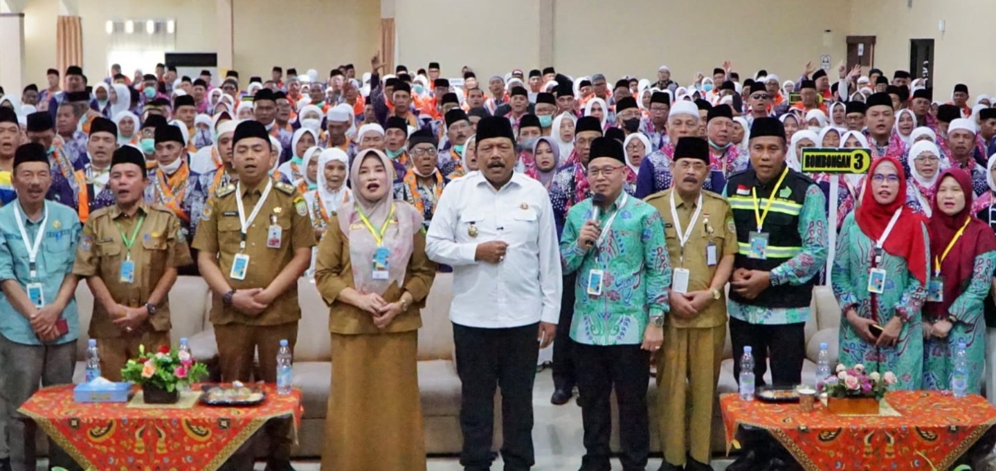 Wagub Mian Lepas Calon Haji Kloter II Bengkulu dan Minta Kurangi Main HP