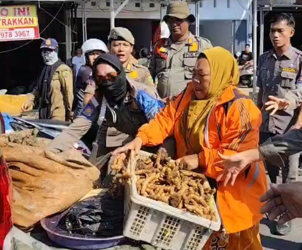 Penertiban Pedagang Kaki Lima di Pasar Panorama Kota Bengkulu