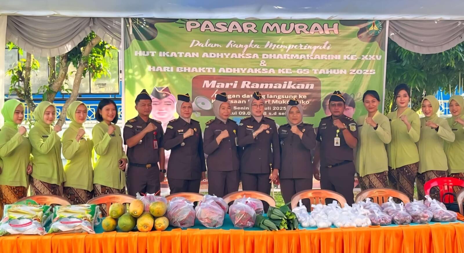 HUT IAD ke-25, Kejari Mukomuko Gelar Gerakan Pangan Murah untuk Masyarakat 