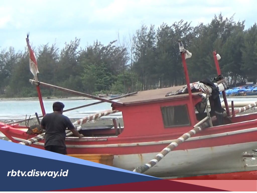 BBM Sulit Didapat Akibat Pendangkalan Alur, Lalu Bagaimana Pasokan BBM untuk Nelayan?