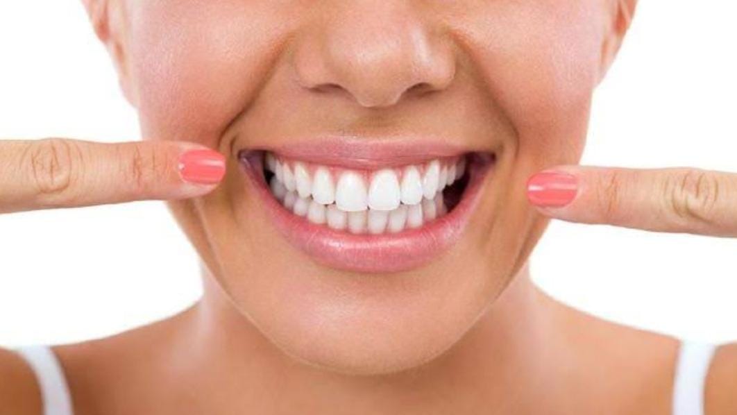 6 Cara Alami Hilangkan Karang Gigi, Salah Satunya Pakai Daun Sirih, Ini Resepnya