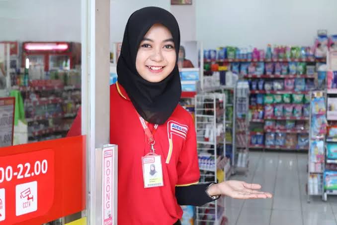 Kirim CV Secepatnya, Alfamart Bula Lowongan Kerja untuk Penempatan Seluruh Indonesia